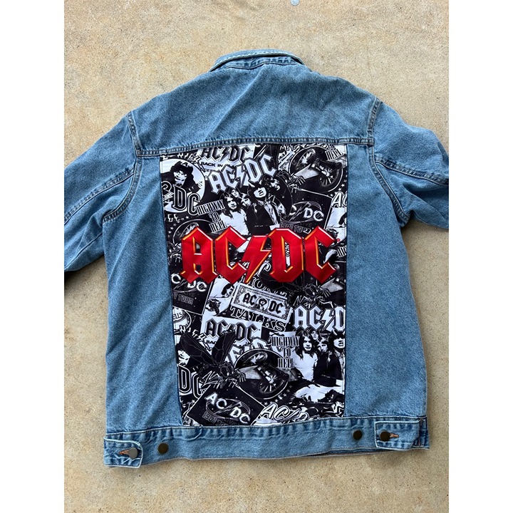 AC/DC Men’s Blue Button Up Denim Trucker Patch Jean Jacket Size Small U3