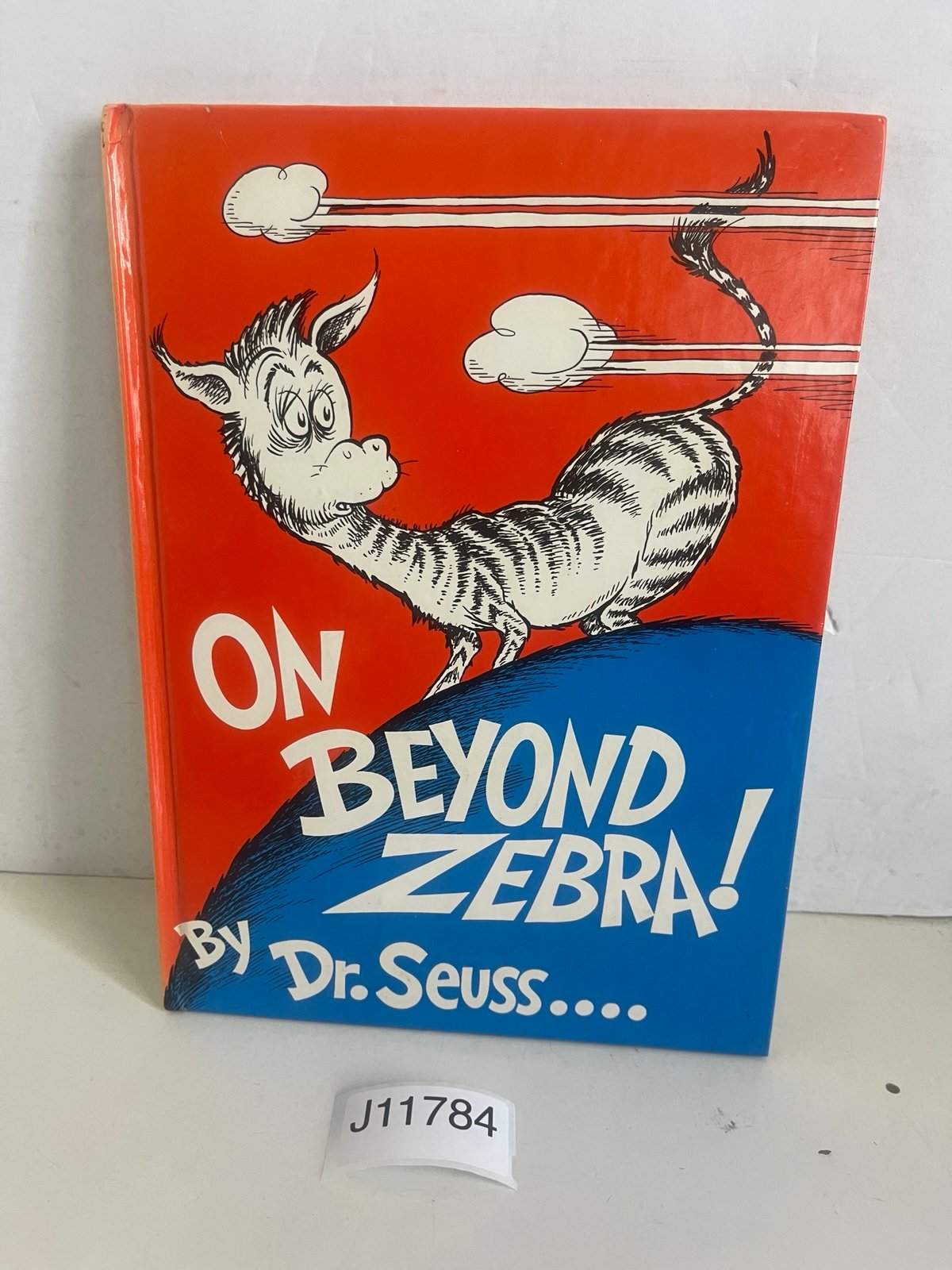 Dr Seuss On Beyond zebra! hardcover Vintage 1983