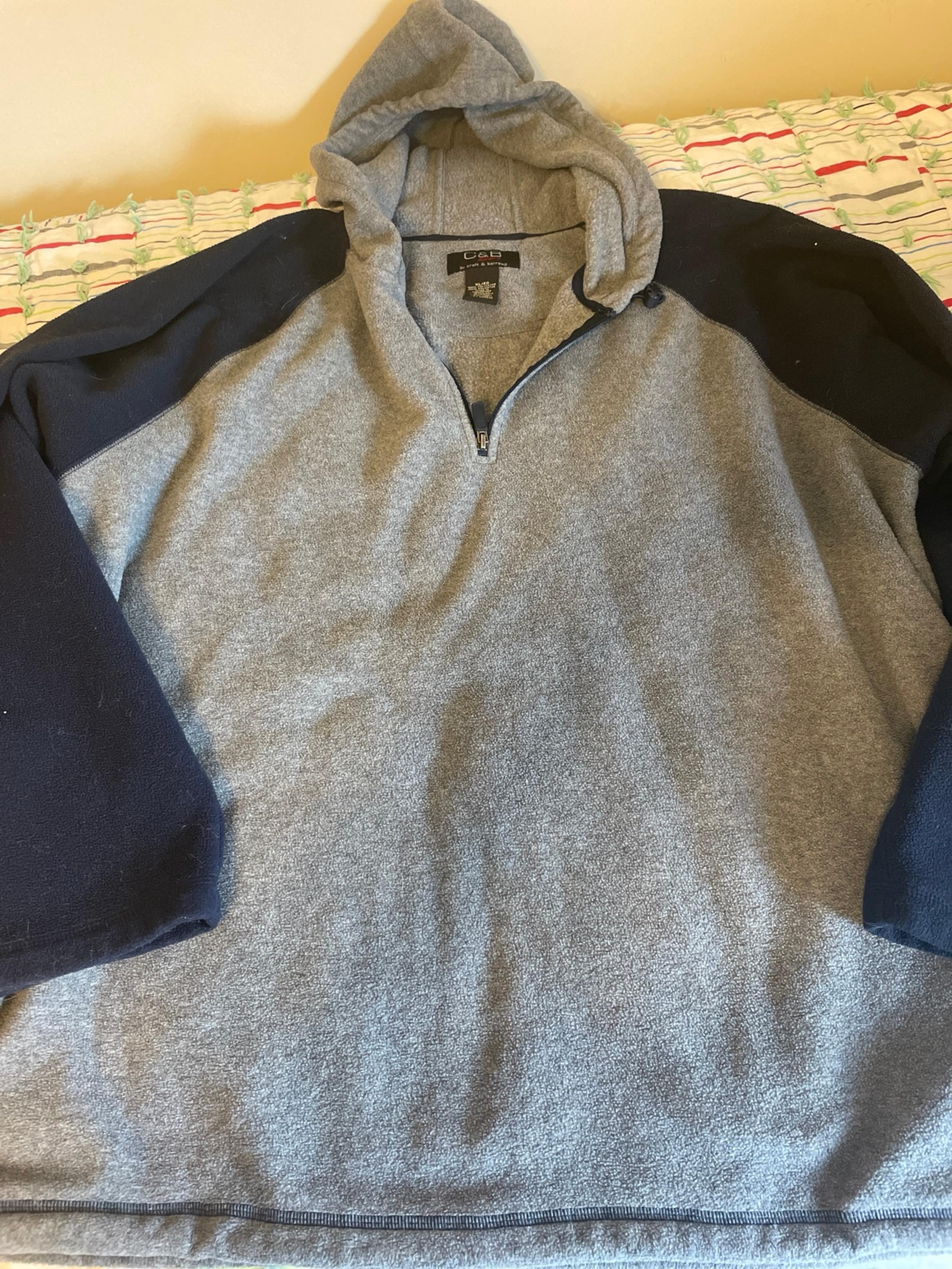 Croft and Barrow men’s pullover with hood. Gray and blue. Size XL