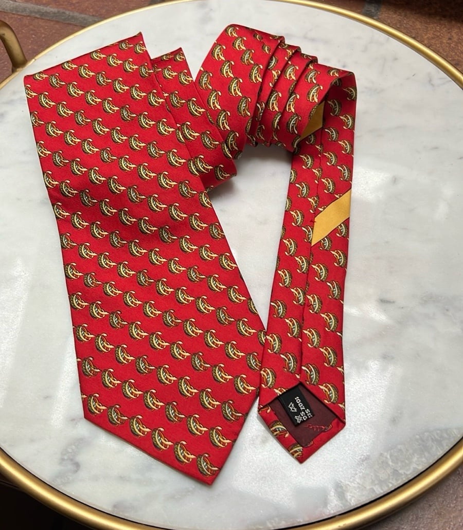Salvatore Ferragamo Men's Silk Tie - Red with Pattern