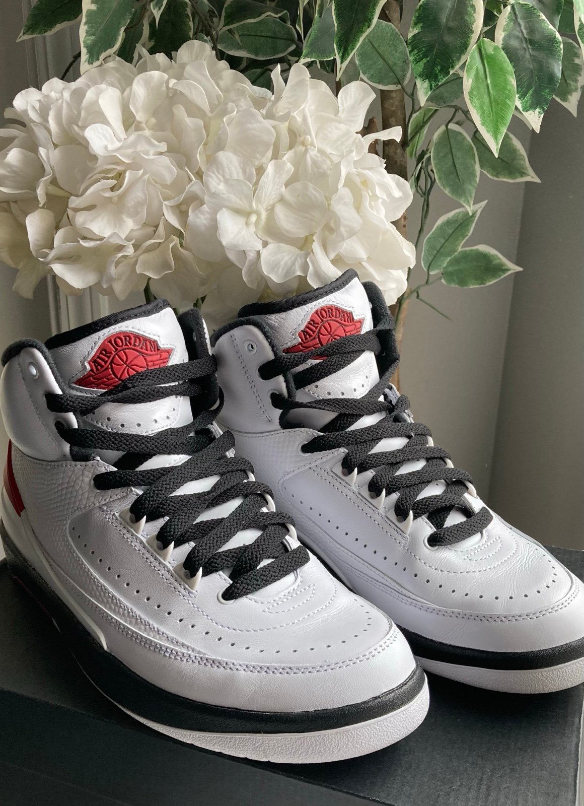 Authentic! Jordan 2 Retro shoes size 6Y-Great Condition! Jordan box included