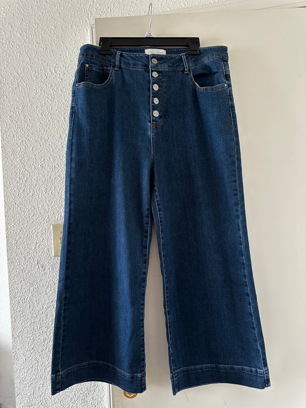 **NWT** Risen dark wash wide leg crop denim with button fly. SZ 1XL