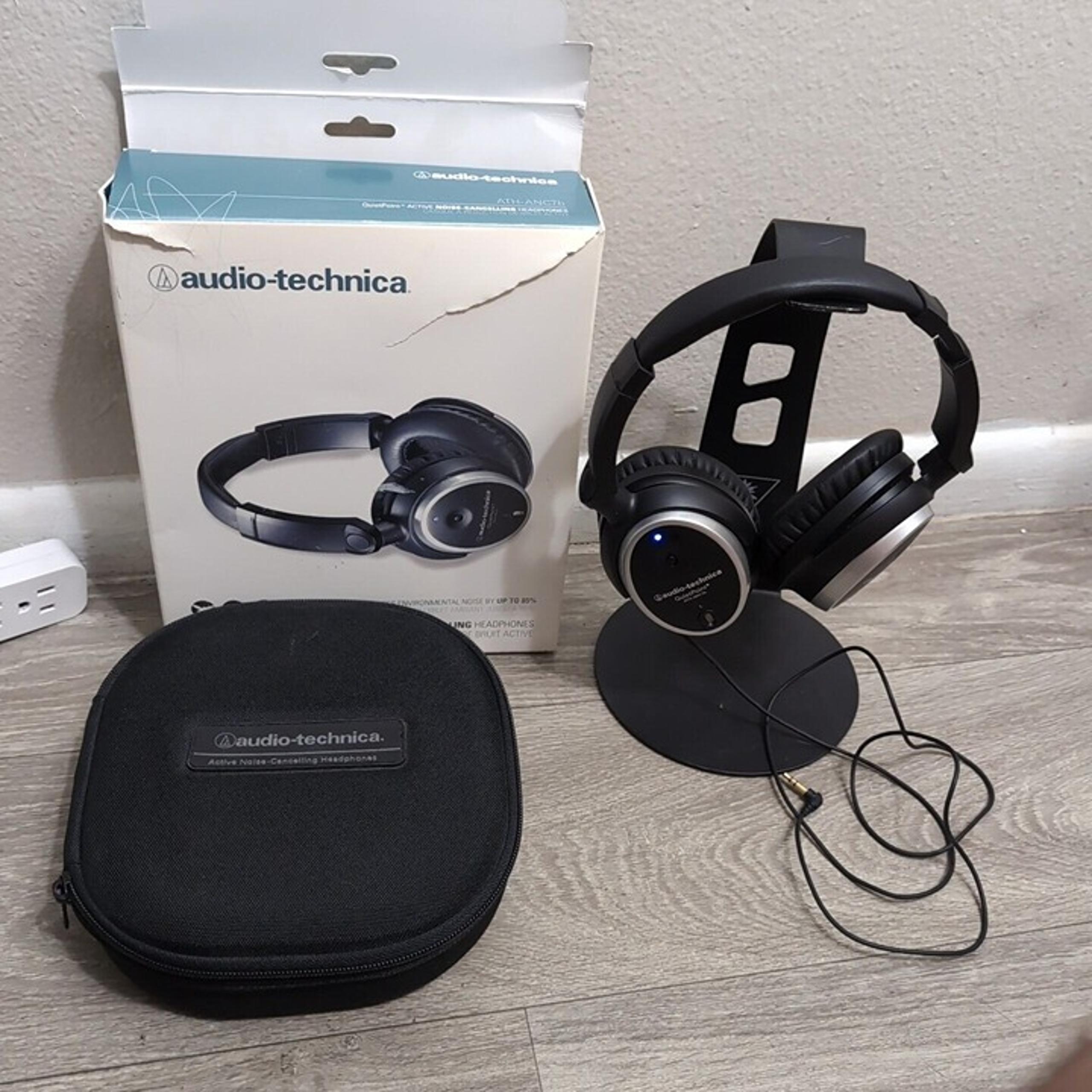 Audio-Technica Quiet Point Headphone Noise Canceling ATH-ANC7b Great Condition