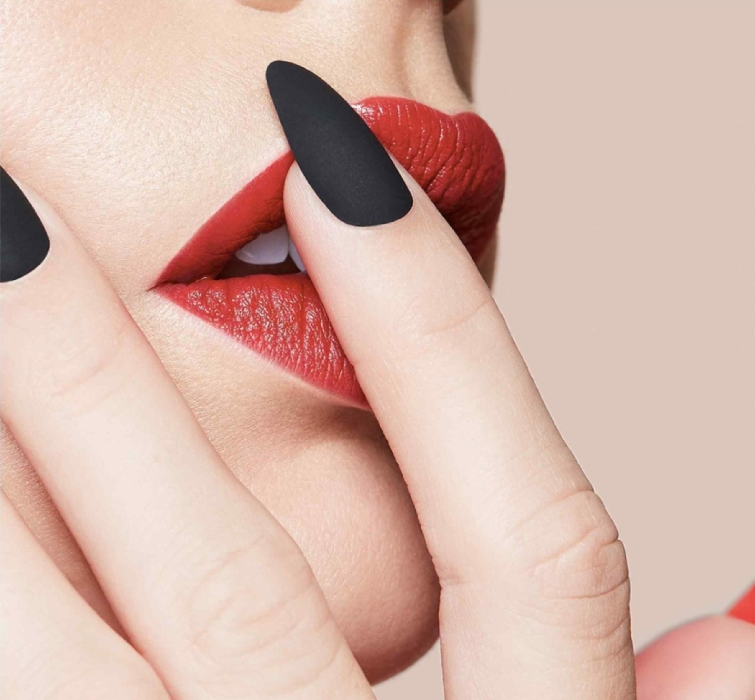 Static Nails▪︎CAVIAR ALMOND Reusable Pop-On Manicures