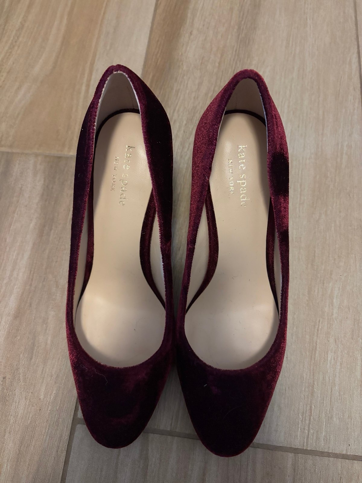 Kate Spade Red Velvet Pumps/Heels in size 7