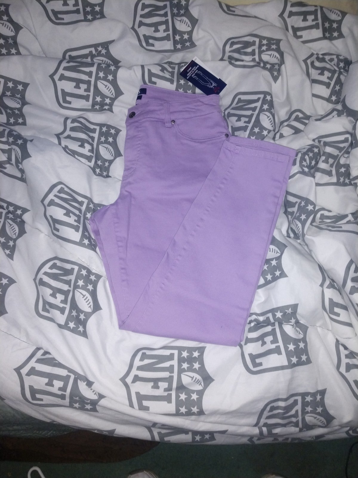 NWT Women's slimming fit jeans Chaps Size 8 ANKLE