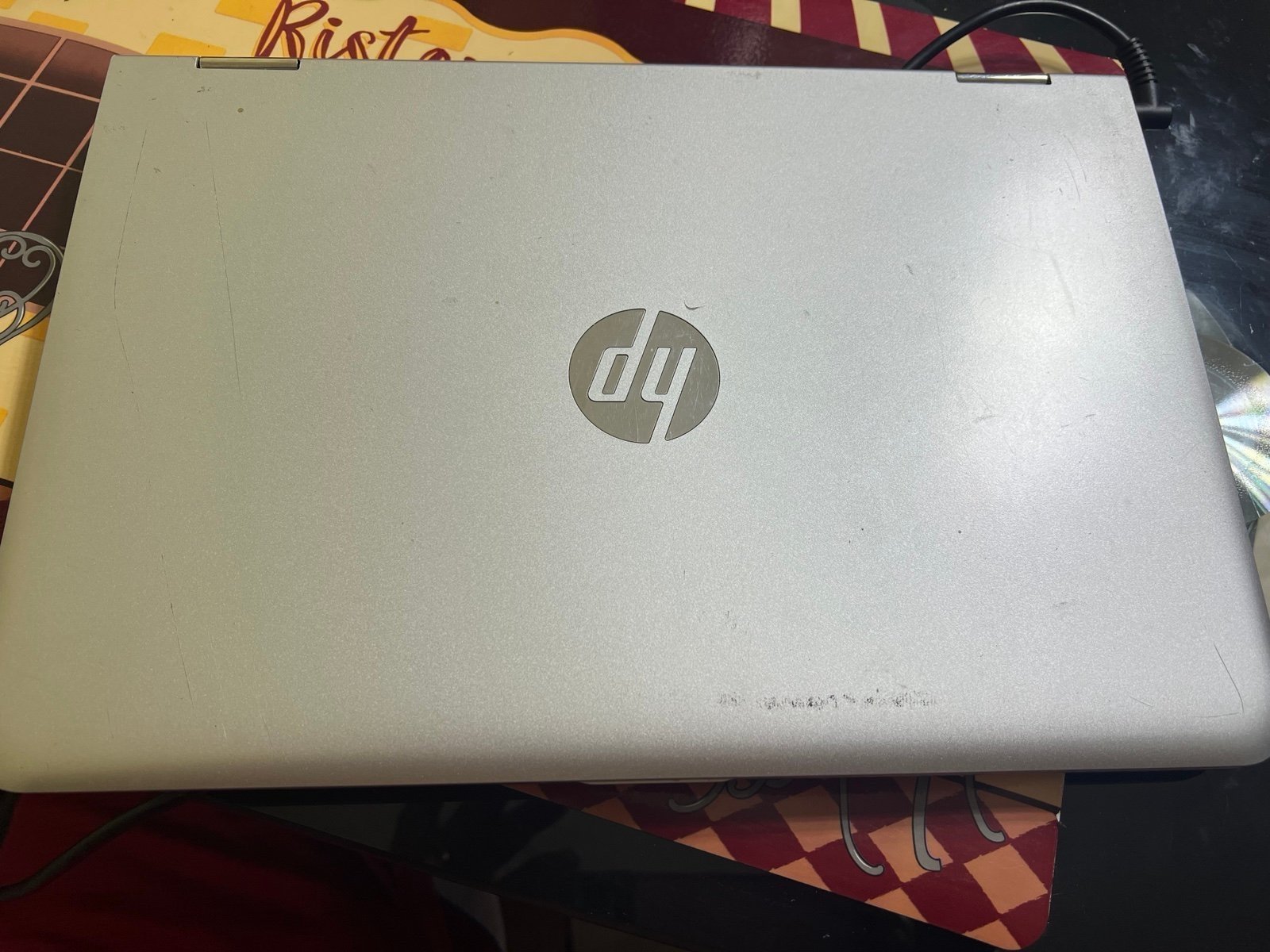 Hp(120.00) y Dell(150.00) laptops