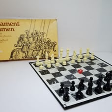 LOWE TOURNAMENT CHESSMAN STAUNTON PATTER