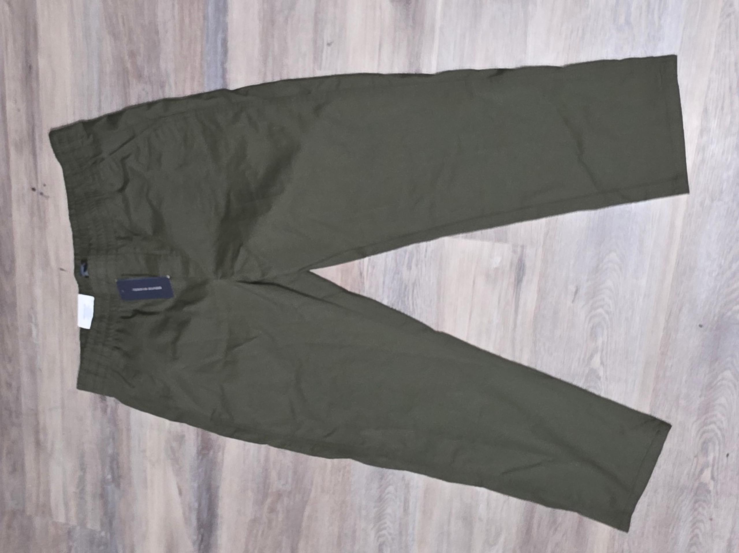 Tommy Hilfiger women's olive green cargo pants