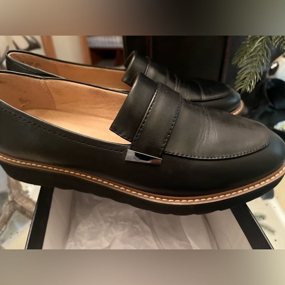 Black leather loafers 9 Adiline New in box