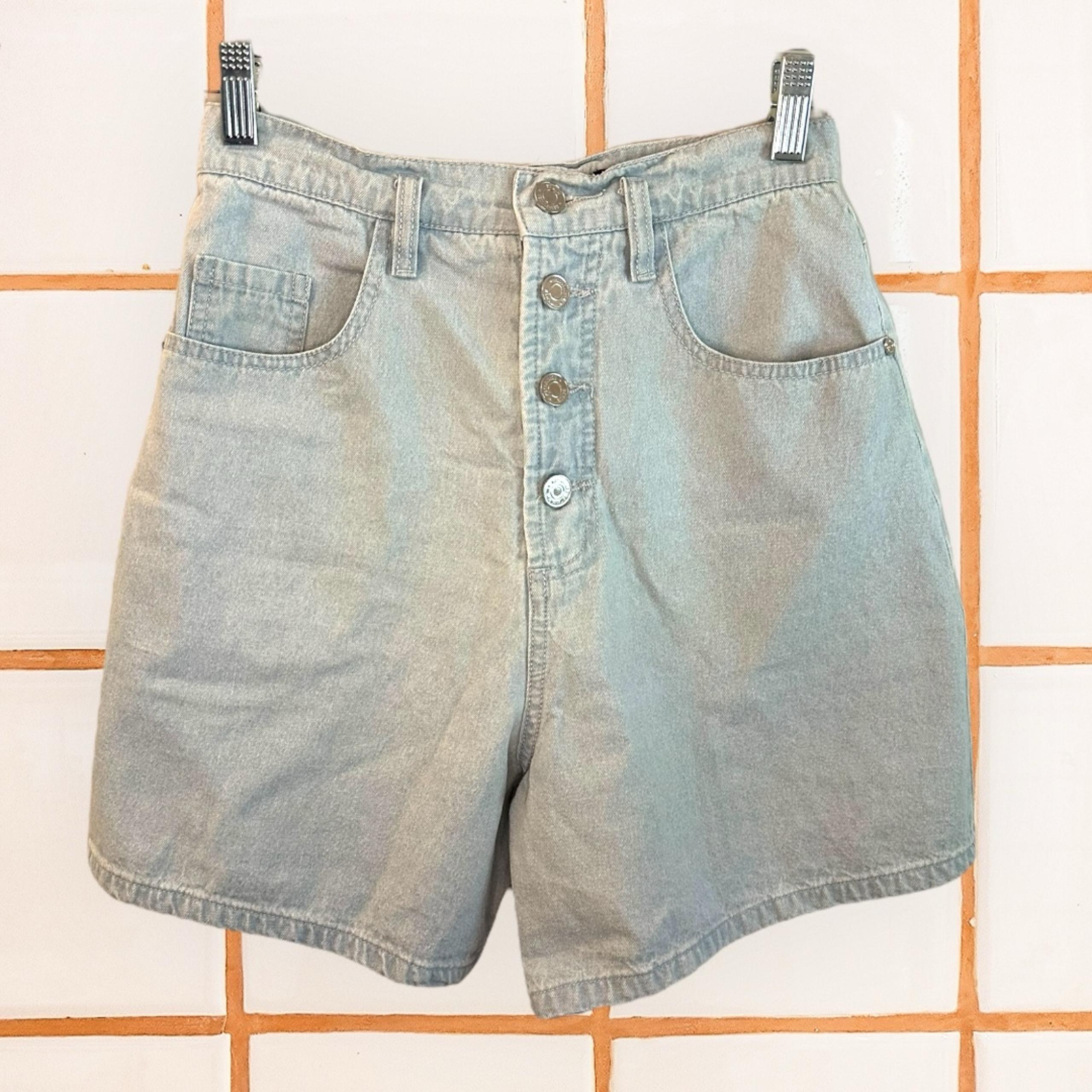 Missguided light wash high rise denim summer shorts size 2 great condition