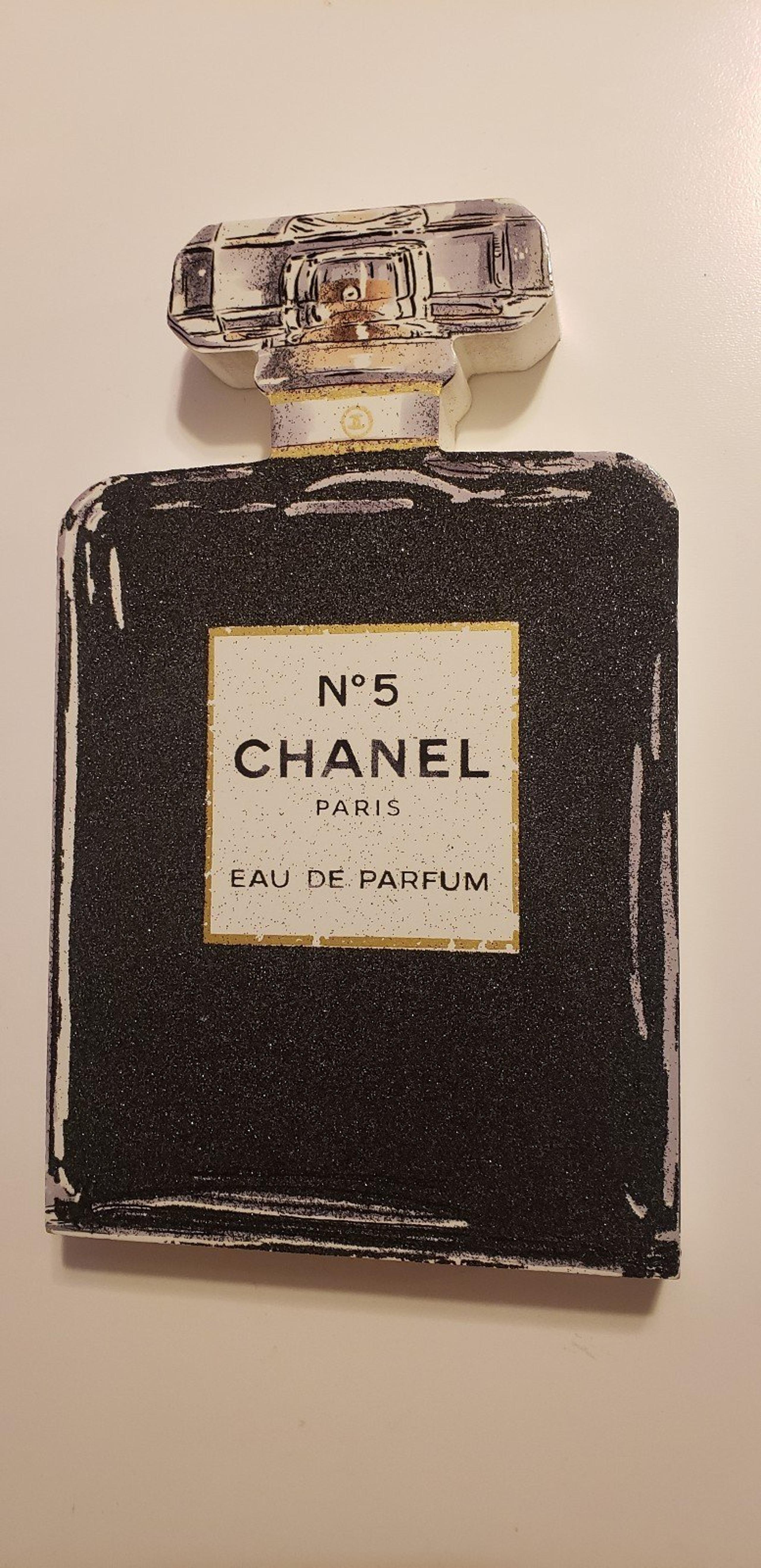 'NEW' (2) CHANEL N°5 Eau de Parfum Bottle Wall or Standing Art
