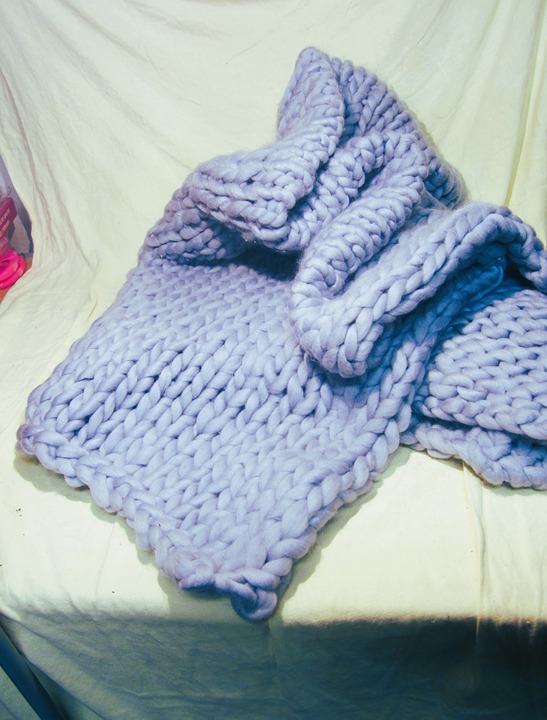 HANDMADE CHUNKY WOOL CROCHETED THROW BLANKET 64X104