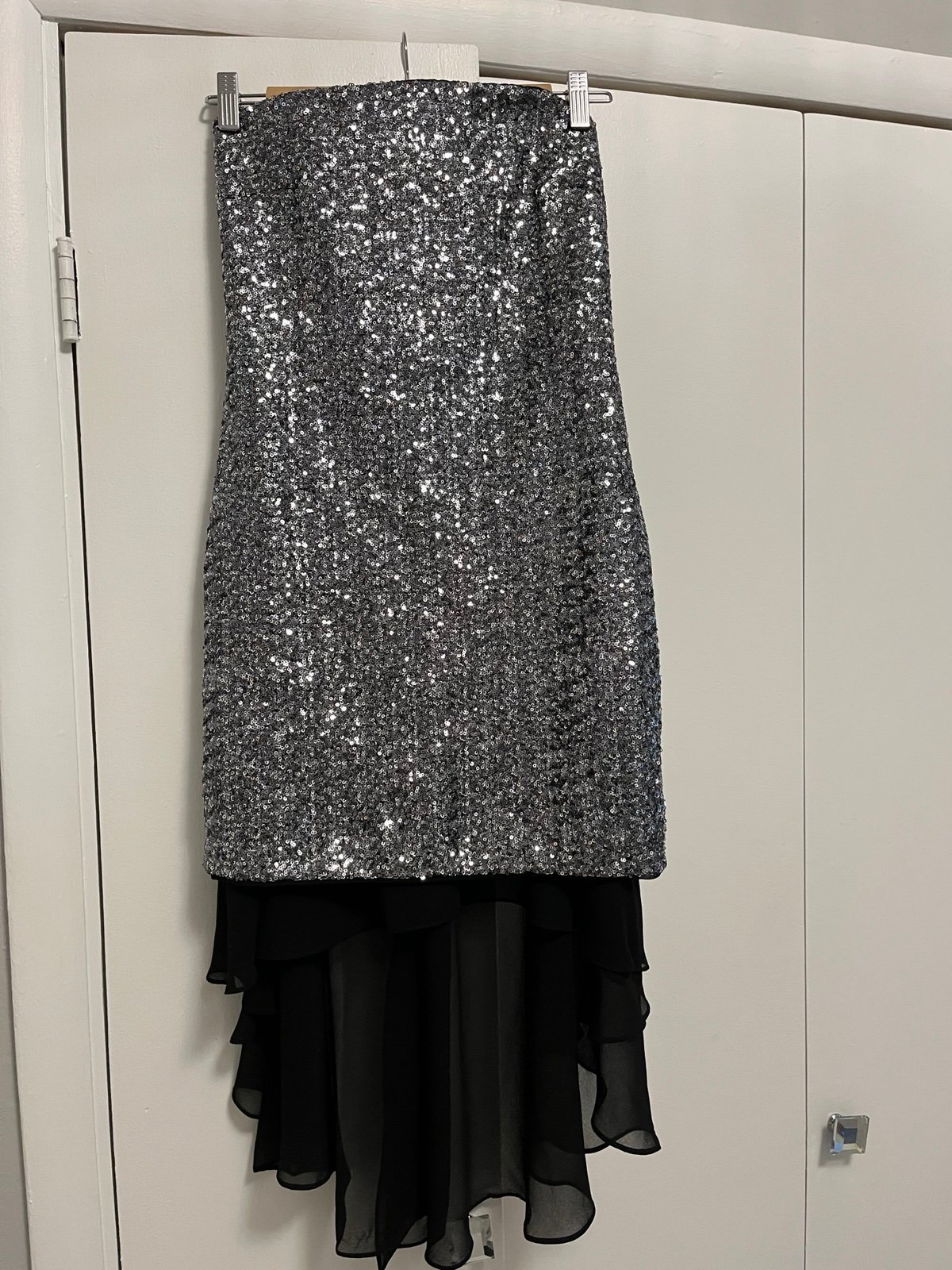 Halston Silver Sequin Strapless New Dress with Hanky Hem SZ 6