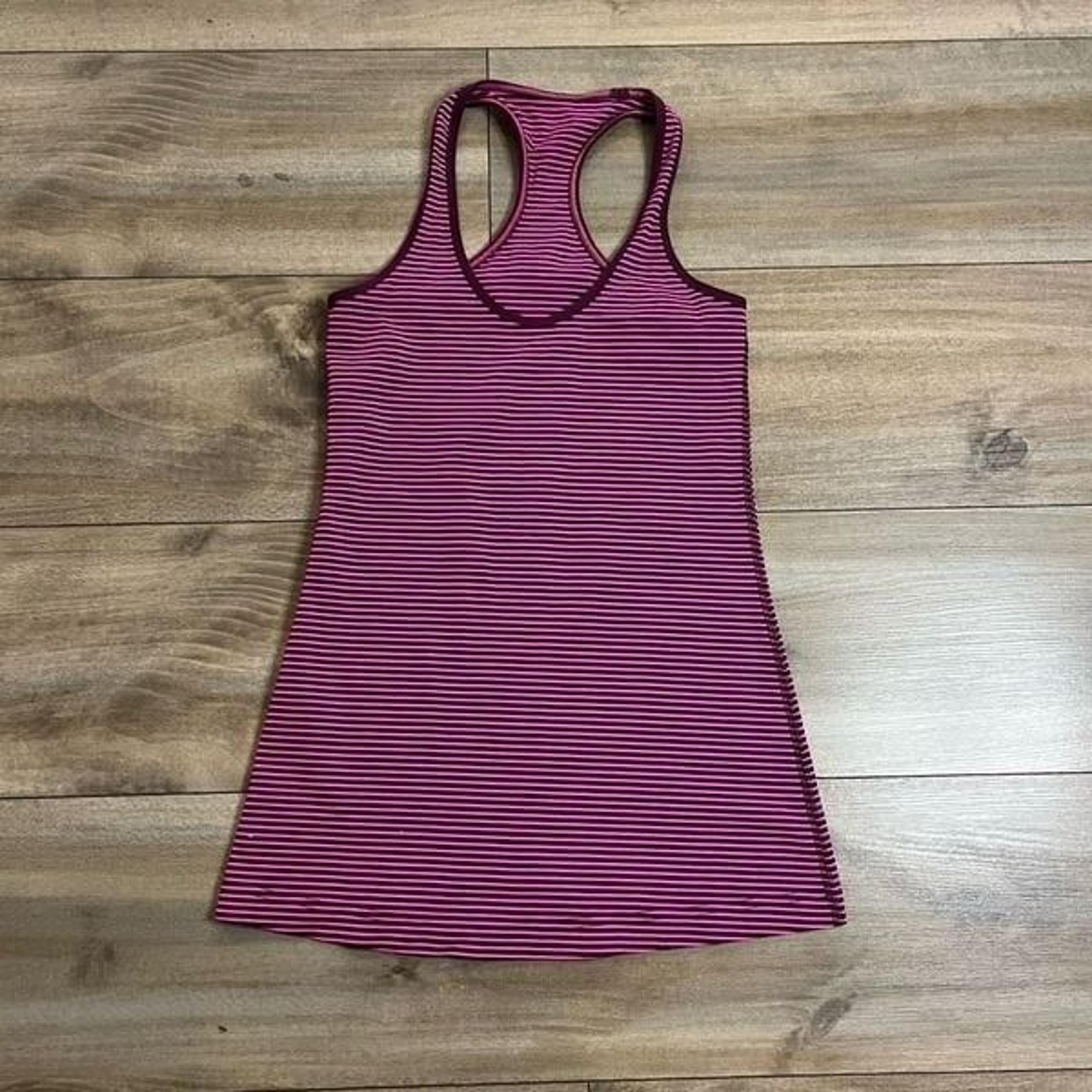 Lululemon Black & Pink Stripe Athletic Tank Women Medium Bin A-26