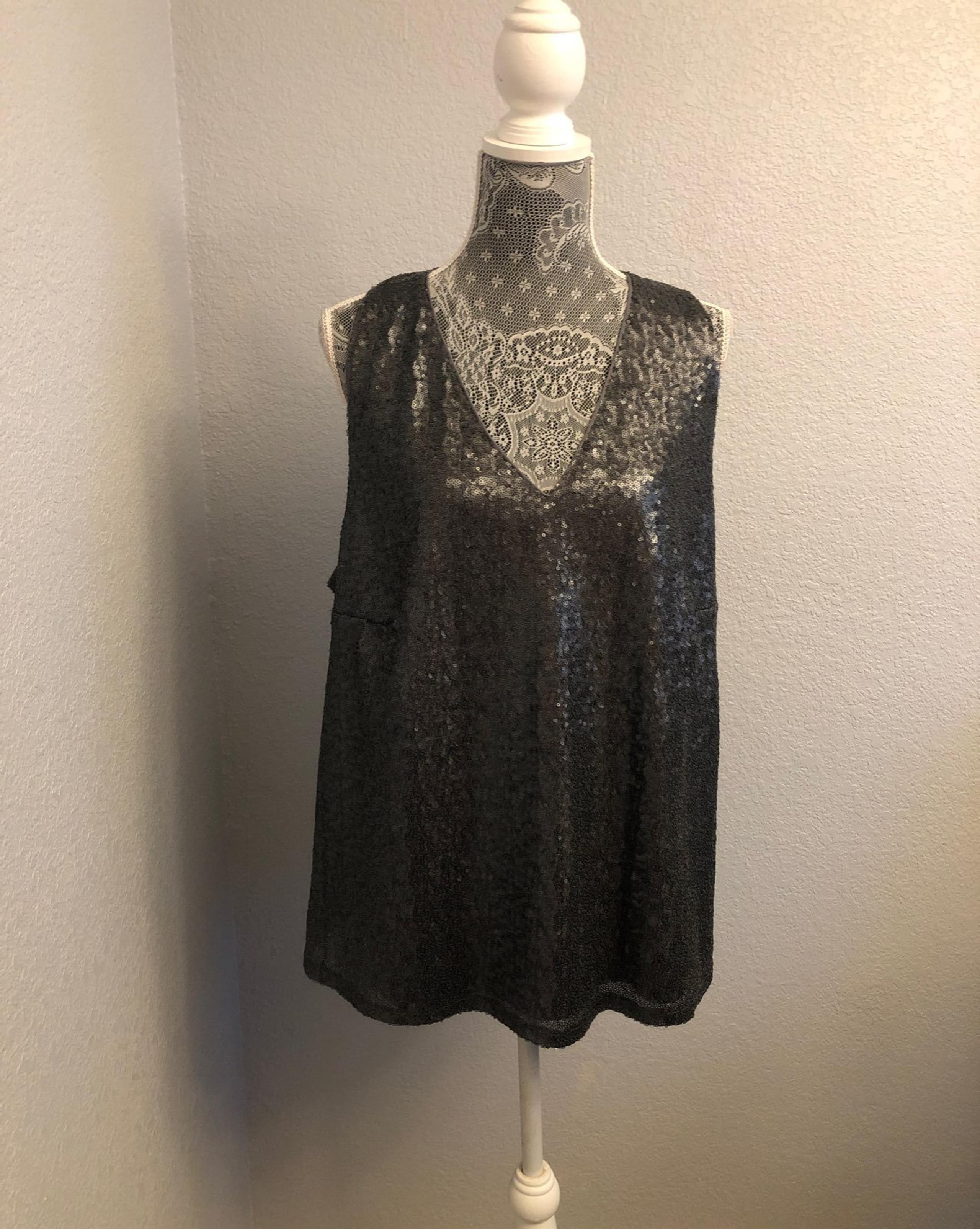 LANE BRYANT V Neck Top