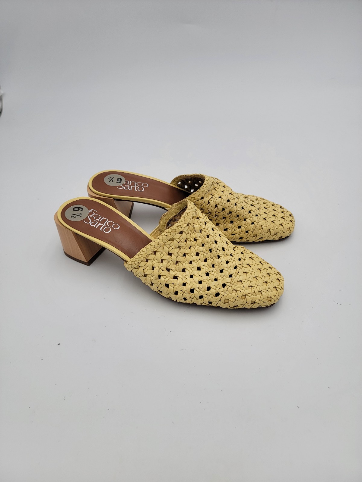 Franco Sarto Undercut Shoes, With Modern and Comfortable Leather Size 6.5