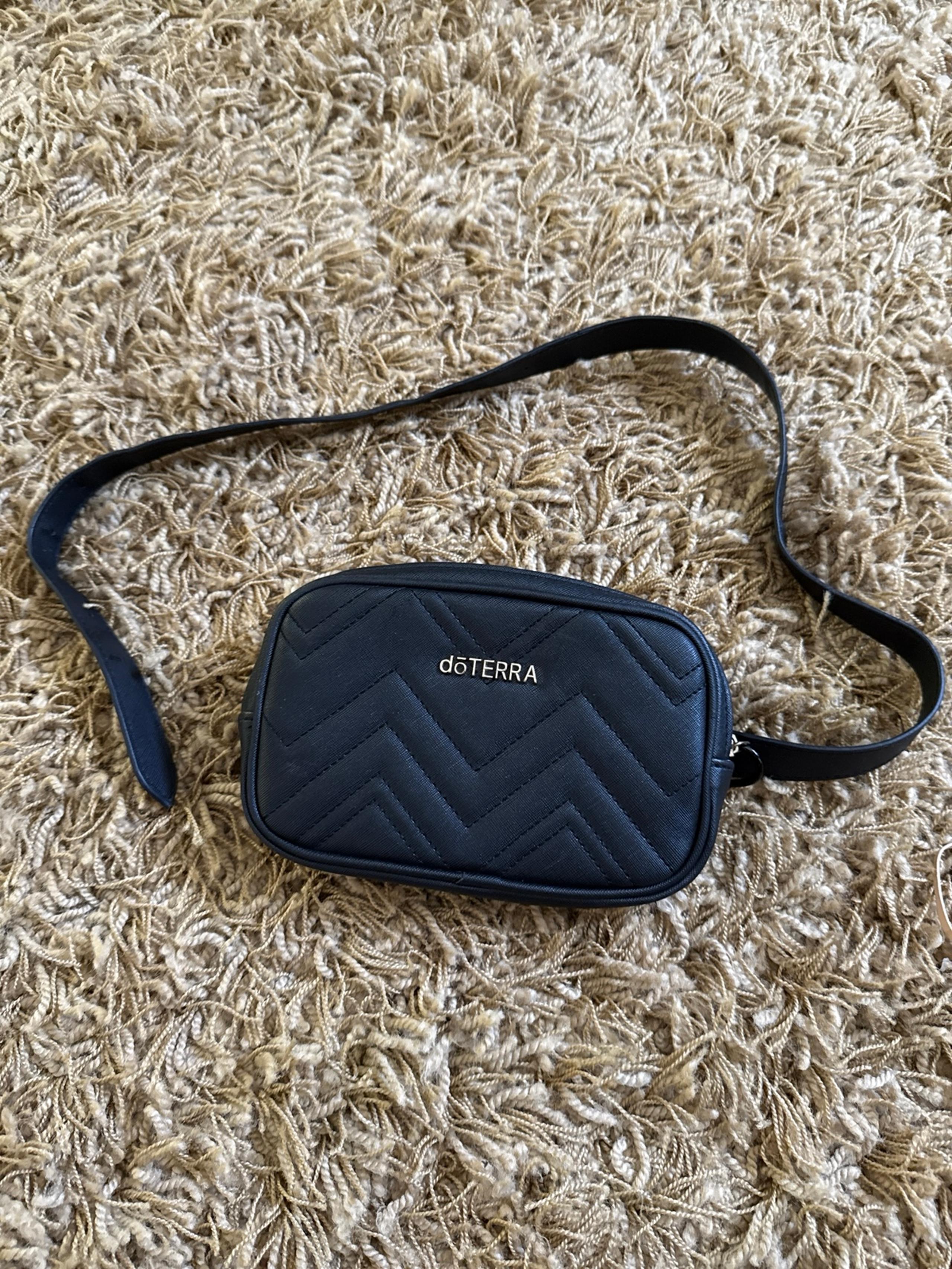 Waist pouch for essential oils doTERRA