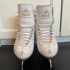 Jackson Competitor Skates with Legacy Blades - Size 3C