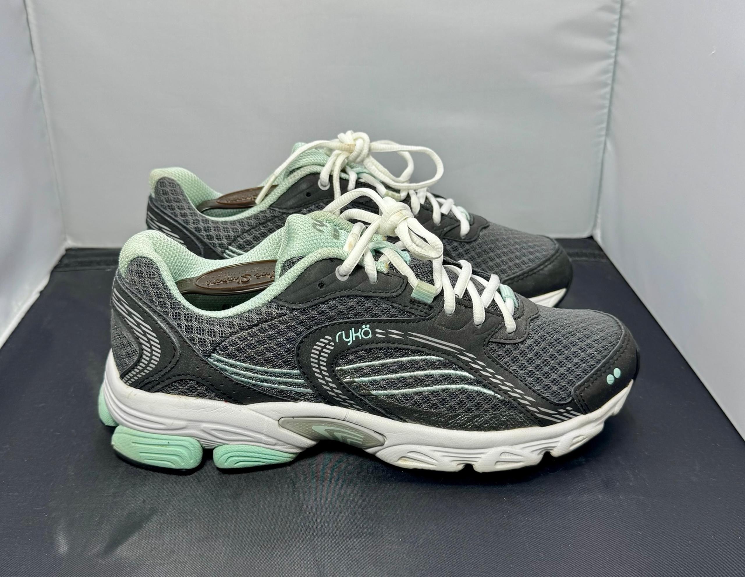 Ryka Womens Gray Memory Foam Low Top Lace Up Classic Sneakers Shoes Size 7 M