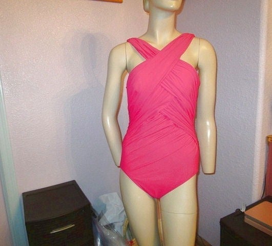 Miraclesuit ROCK SOLID Aphrodite Size 12 SWIMSUIT One Piece TUMMY CONTROL Pink