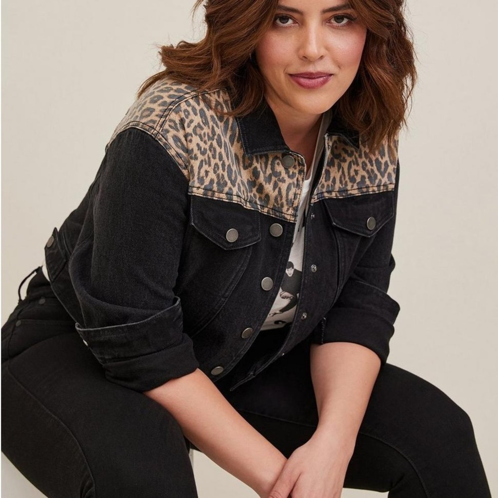 Torrid Cheetah Print Crop Trucker Denim Jacket size 6