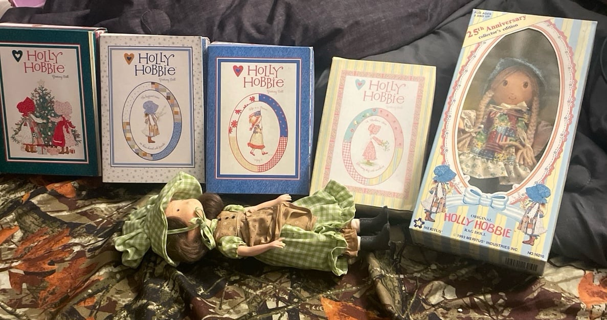 6 Holly hobbie dolls