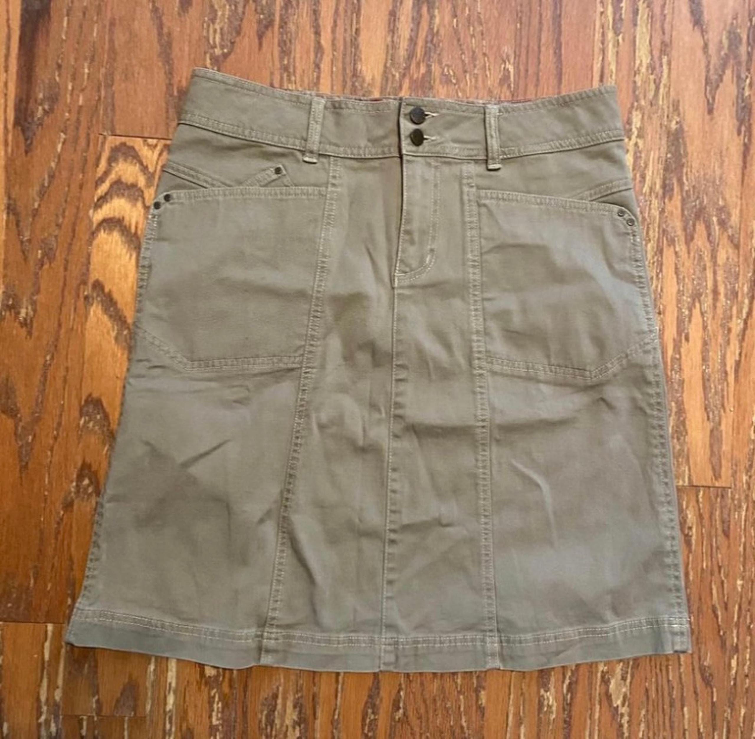 Royal Robbins Casual A Line Skirt Khaki Tan Size 6.