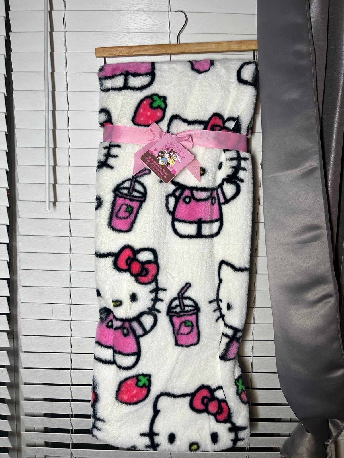 Hello Kitty Strawberries & Starbies Faux Fur Blanket