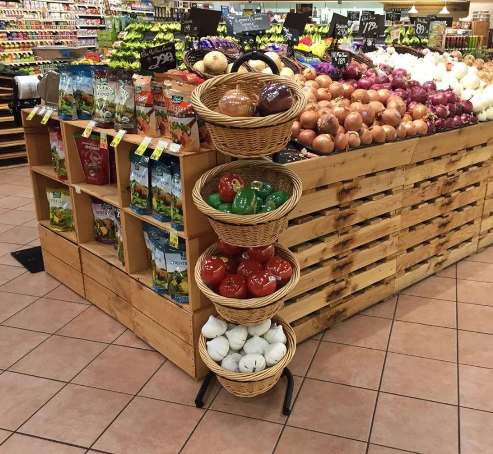 Mobile Merchandisers K1430-4B-MB 4-Tier 4 Round Willow Basket Display with Sign