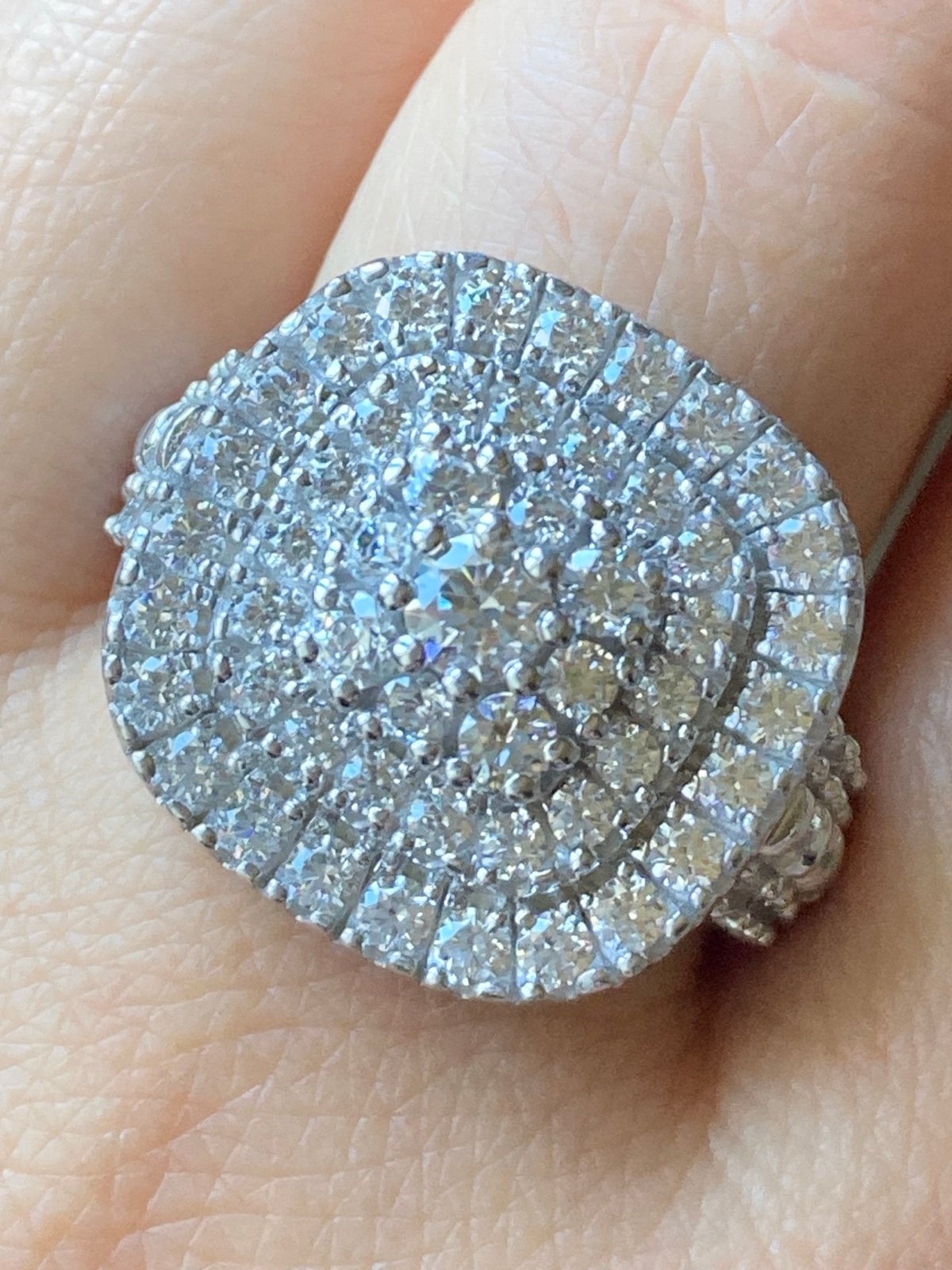 Stunning 925 sterling silver simulated diamond ring size 8