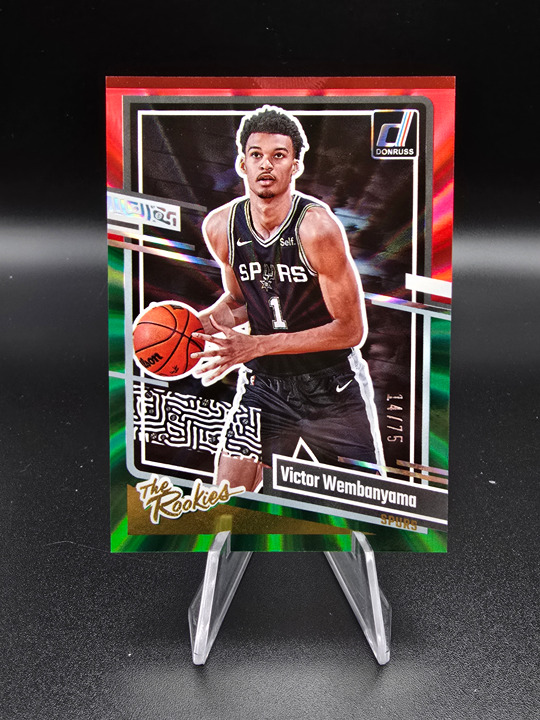Donruss Optic Red Green Holo - Rookie /75 Victor Wembanyama