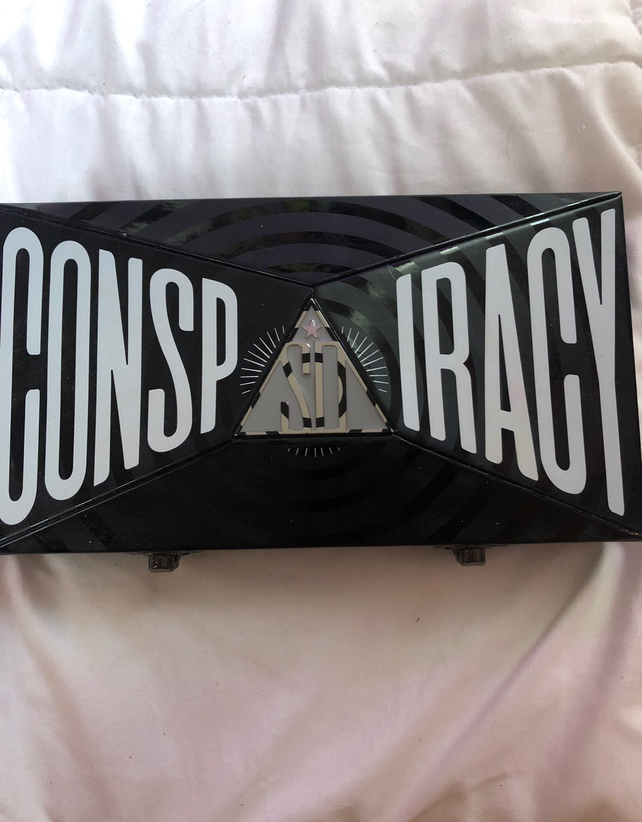 Jeffree Star Conspiracy palette