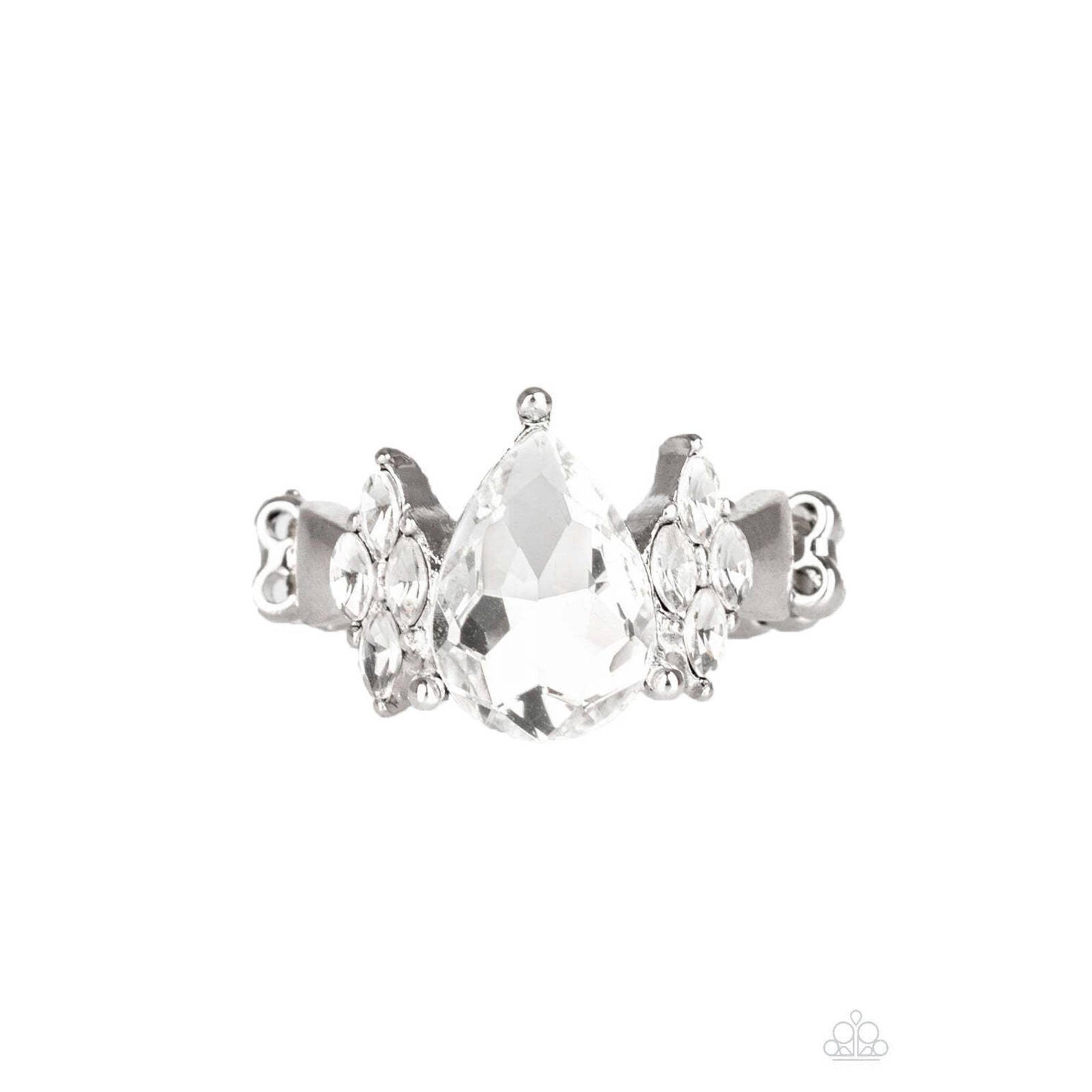 Paparazzi Rhinestone Teardrop Ring Womens/Yas Queen - White