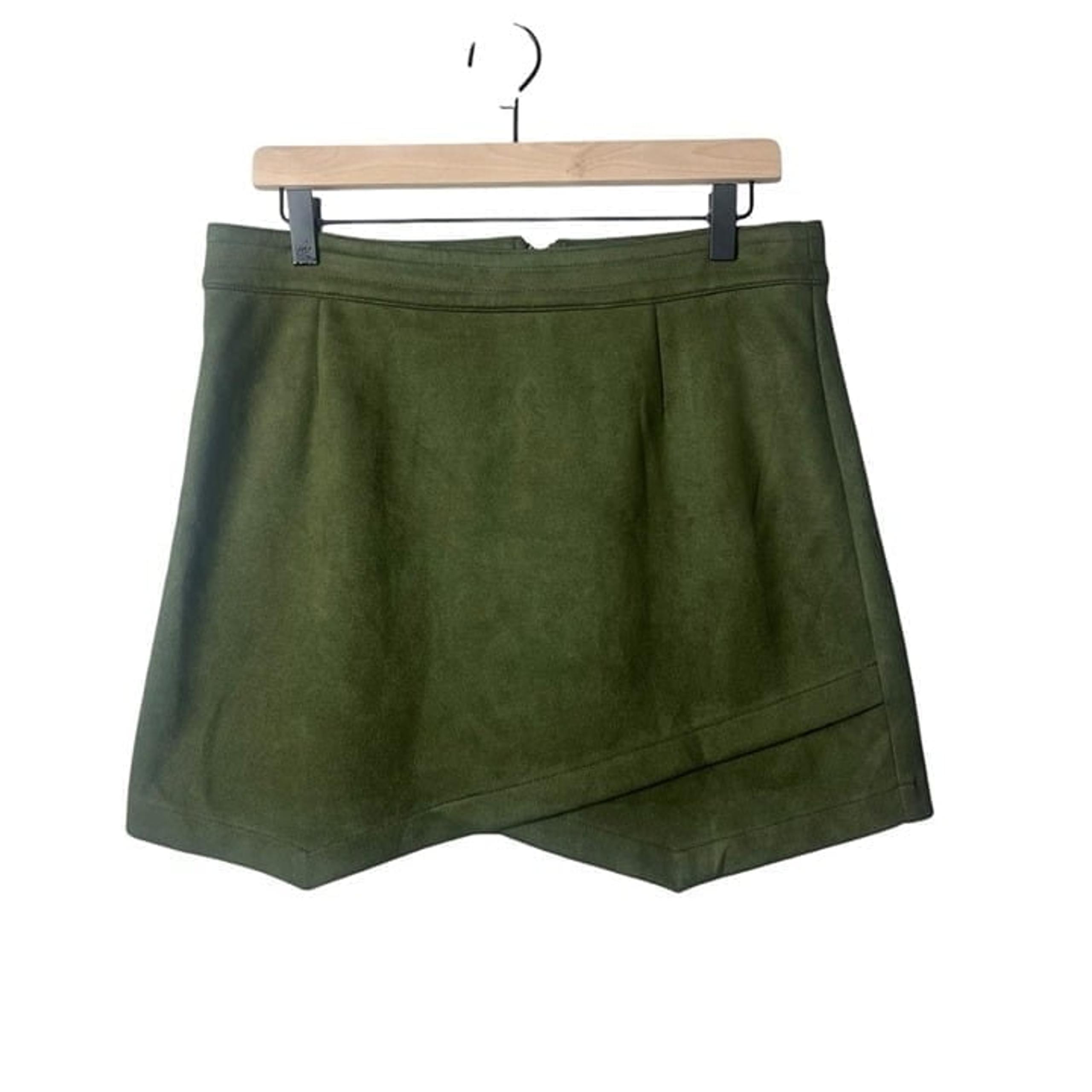 B.B Dakota Steve Madden Hunter Green Velvety Mini Skirt Size 12 Large