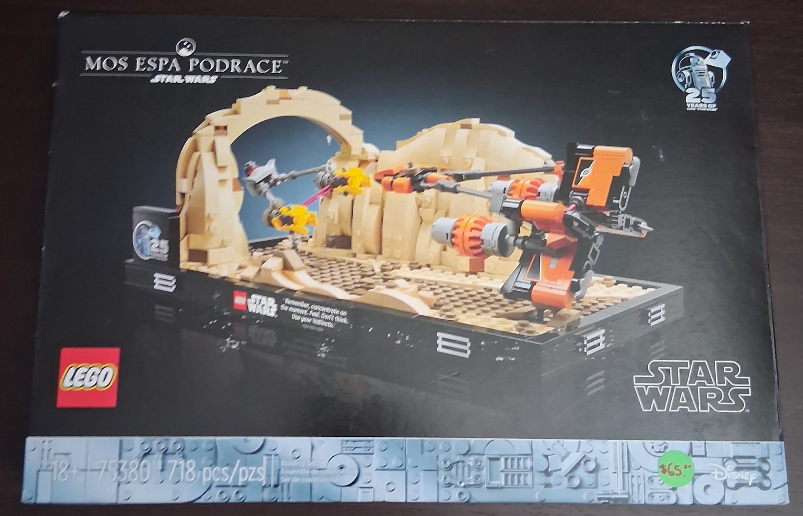 LEGO Star Wars: The Phantom Menace Mos ESPA Podrace Diorama