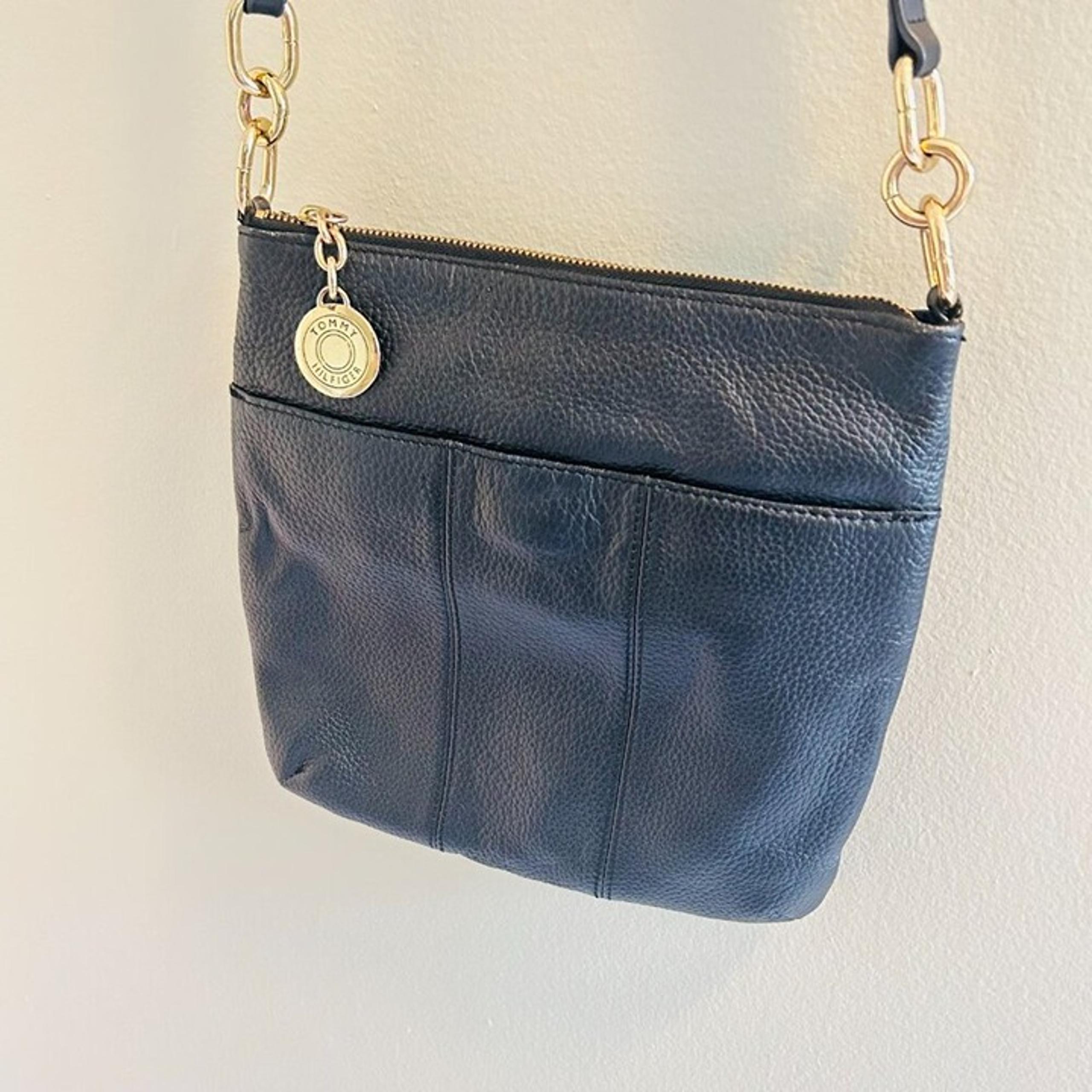 Tommy Hilfiger Crossbody Bag Leather Purse Navy Messenger Pockets Neutral Work