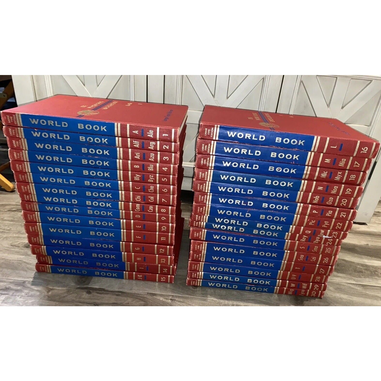 Rare 1964 World Book Encyclopedia LARGE TYPE Edition Comp. 30 Vol Set 11x15.75”