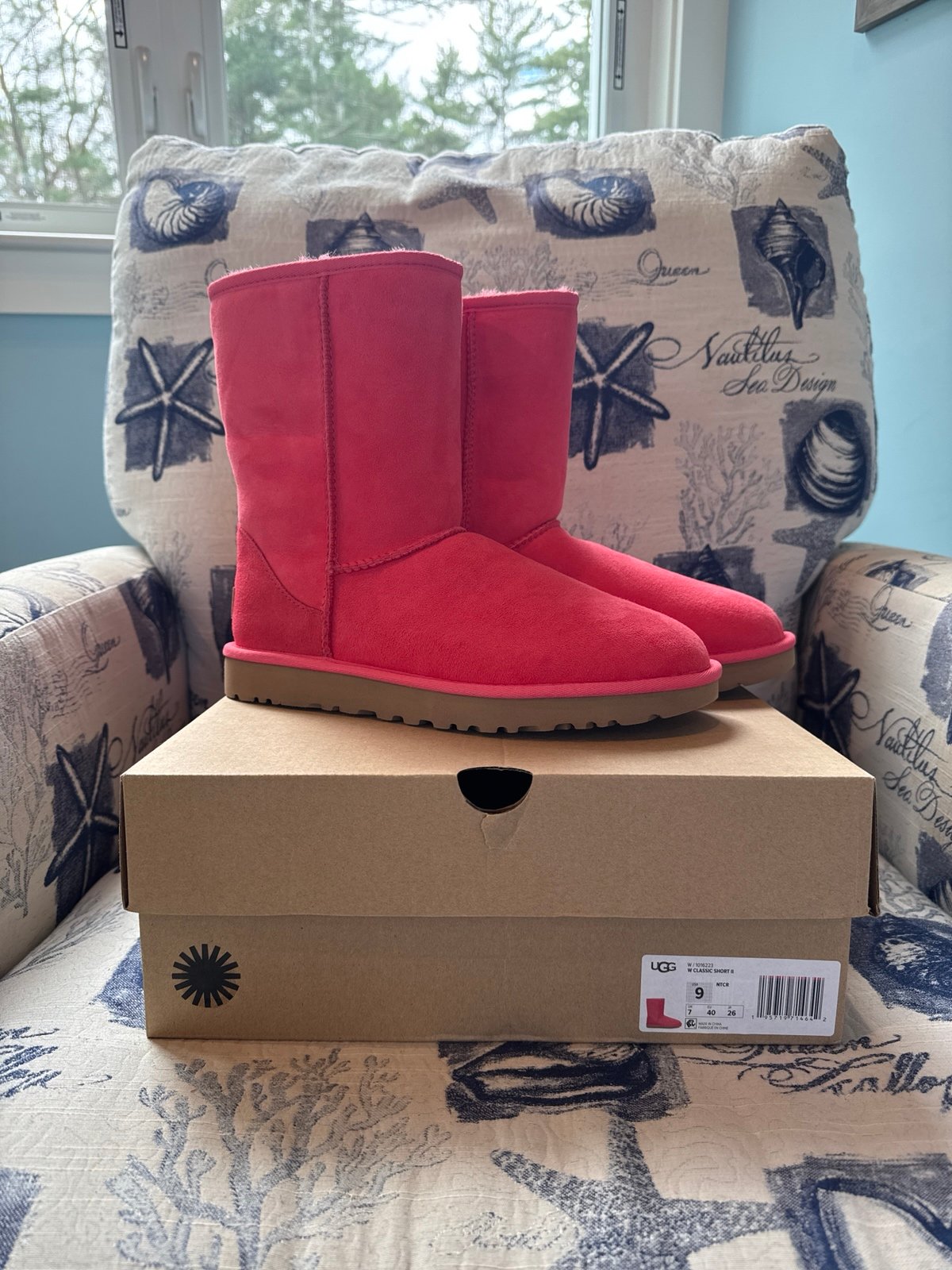 UGG Classic Short II Boots Berry Size 9 1016223