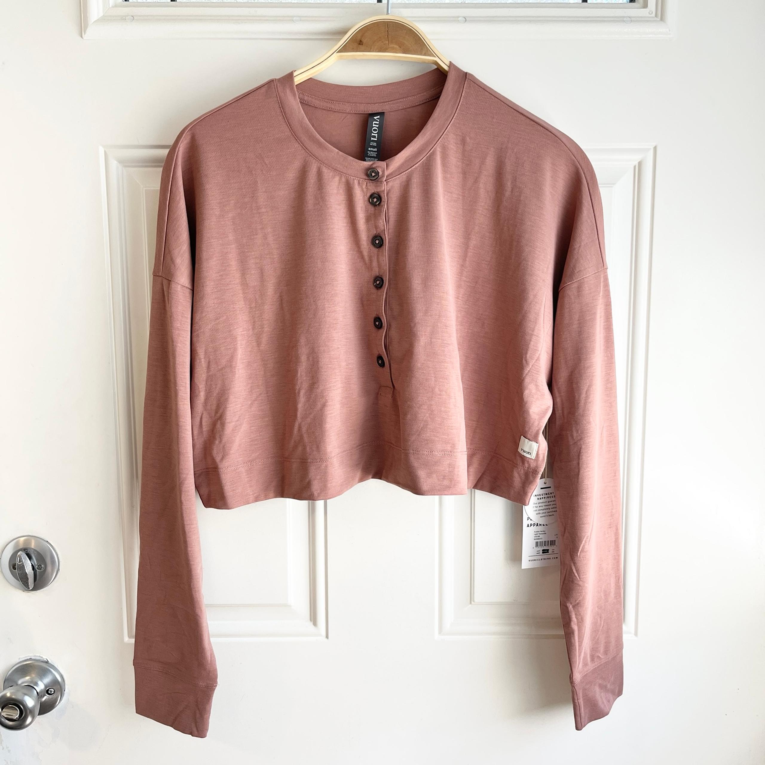 Vuori Avalon Henley crop top