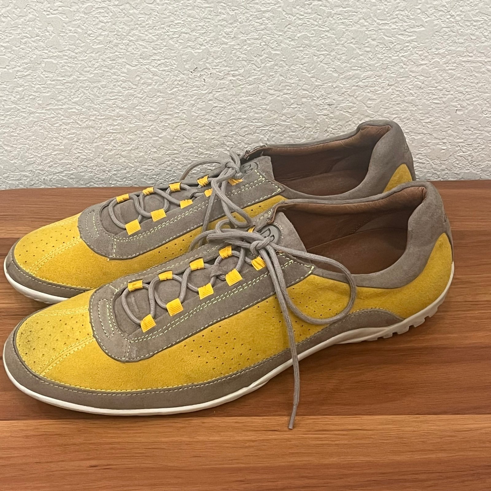 Donald J Pliner Farr Mens US Size 13 Yellow Suede Leather Sneakers