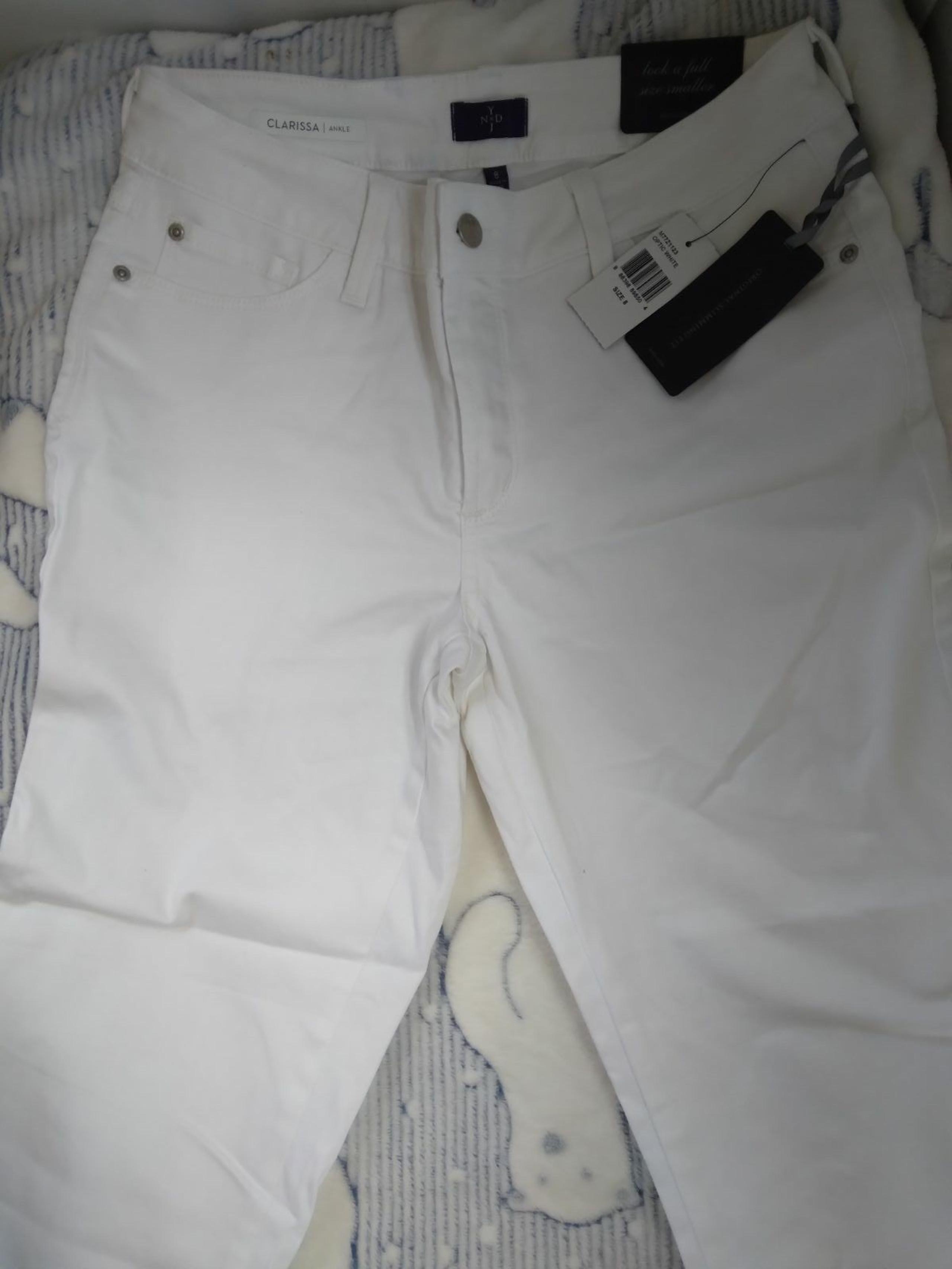 Ladies Size 8 Slimming White Ankle Length Jeans