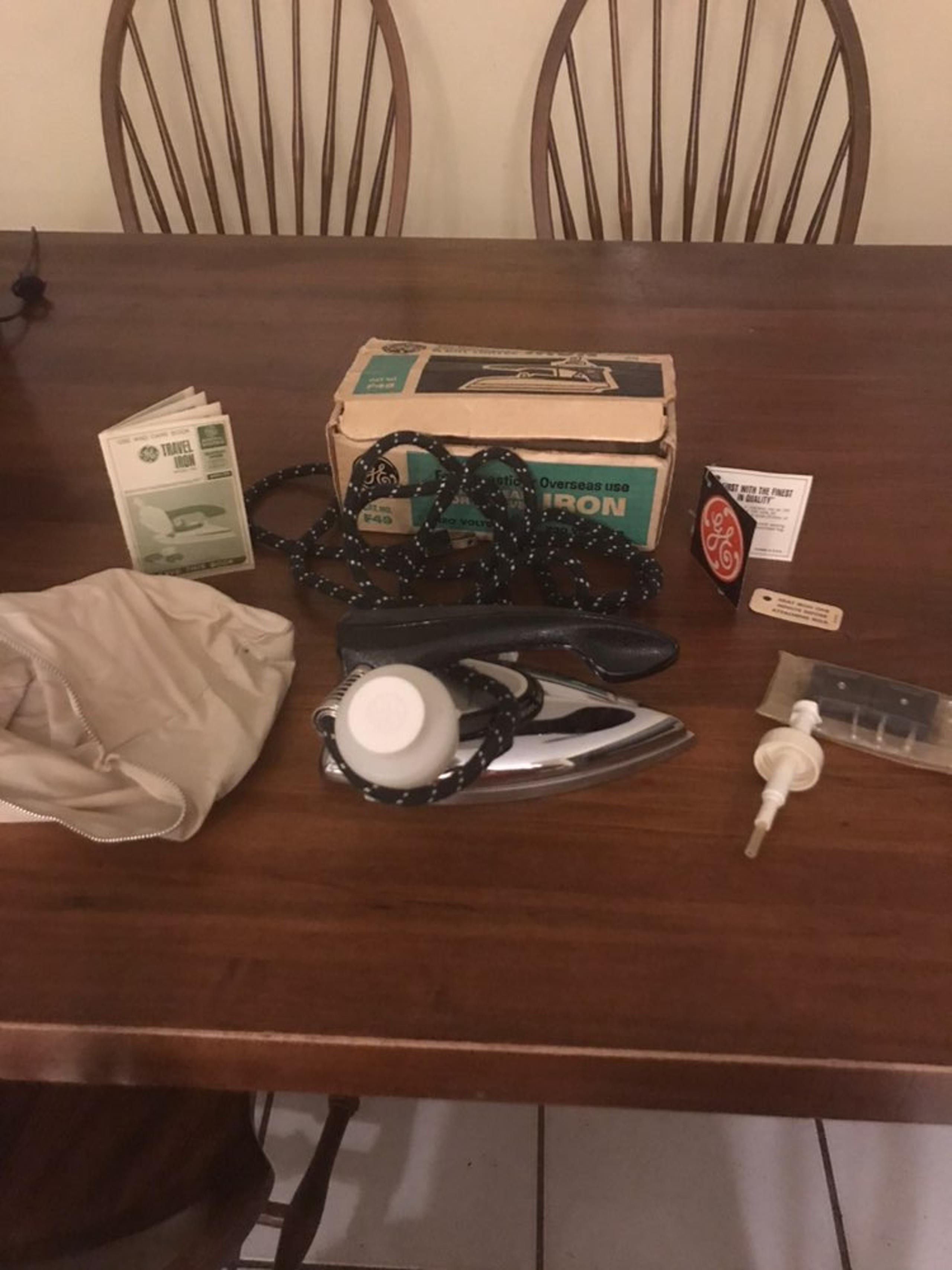Vintage GE travel steam iron w/ all part