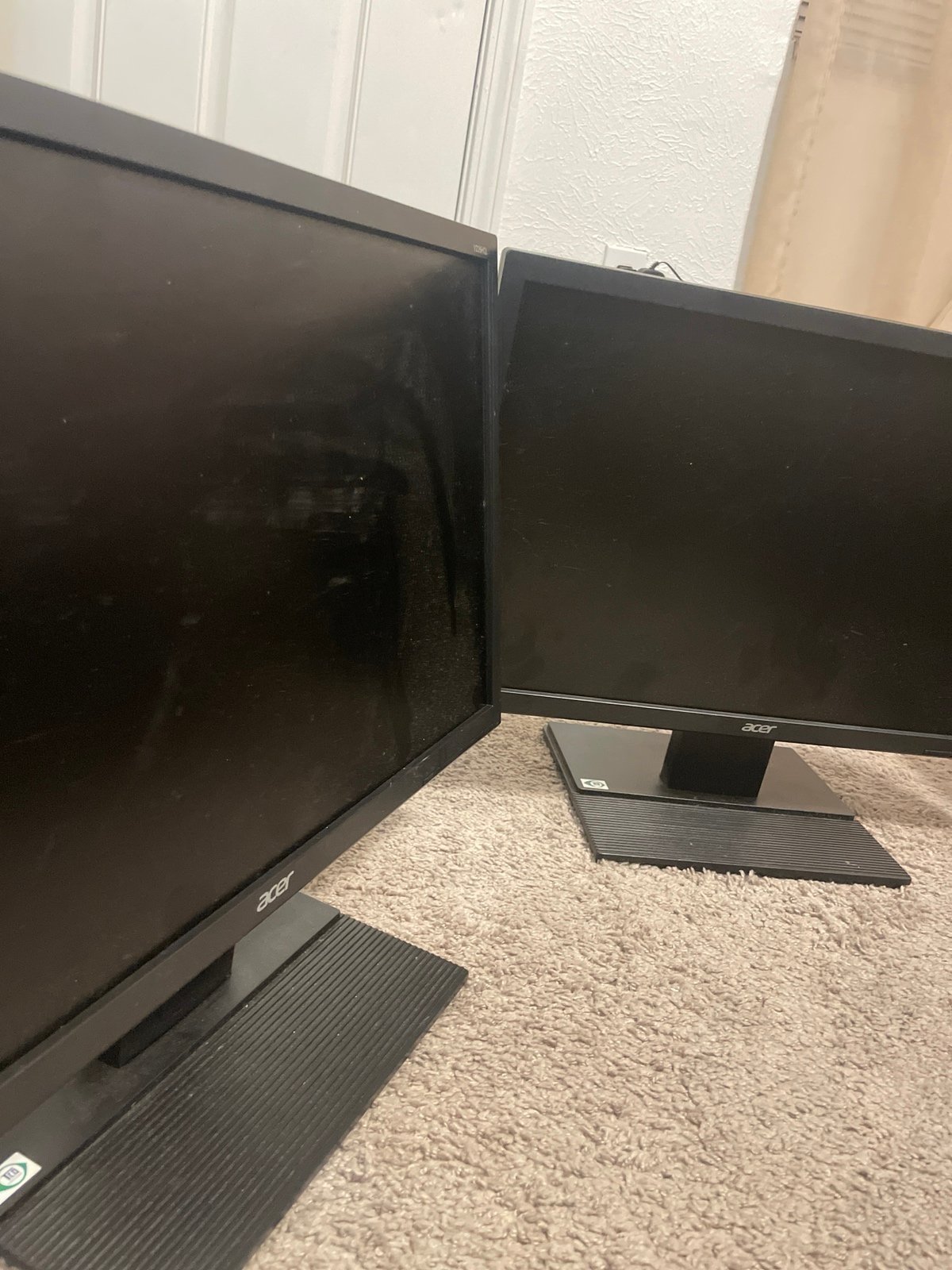 Acer monitor twin set up