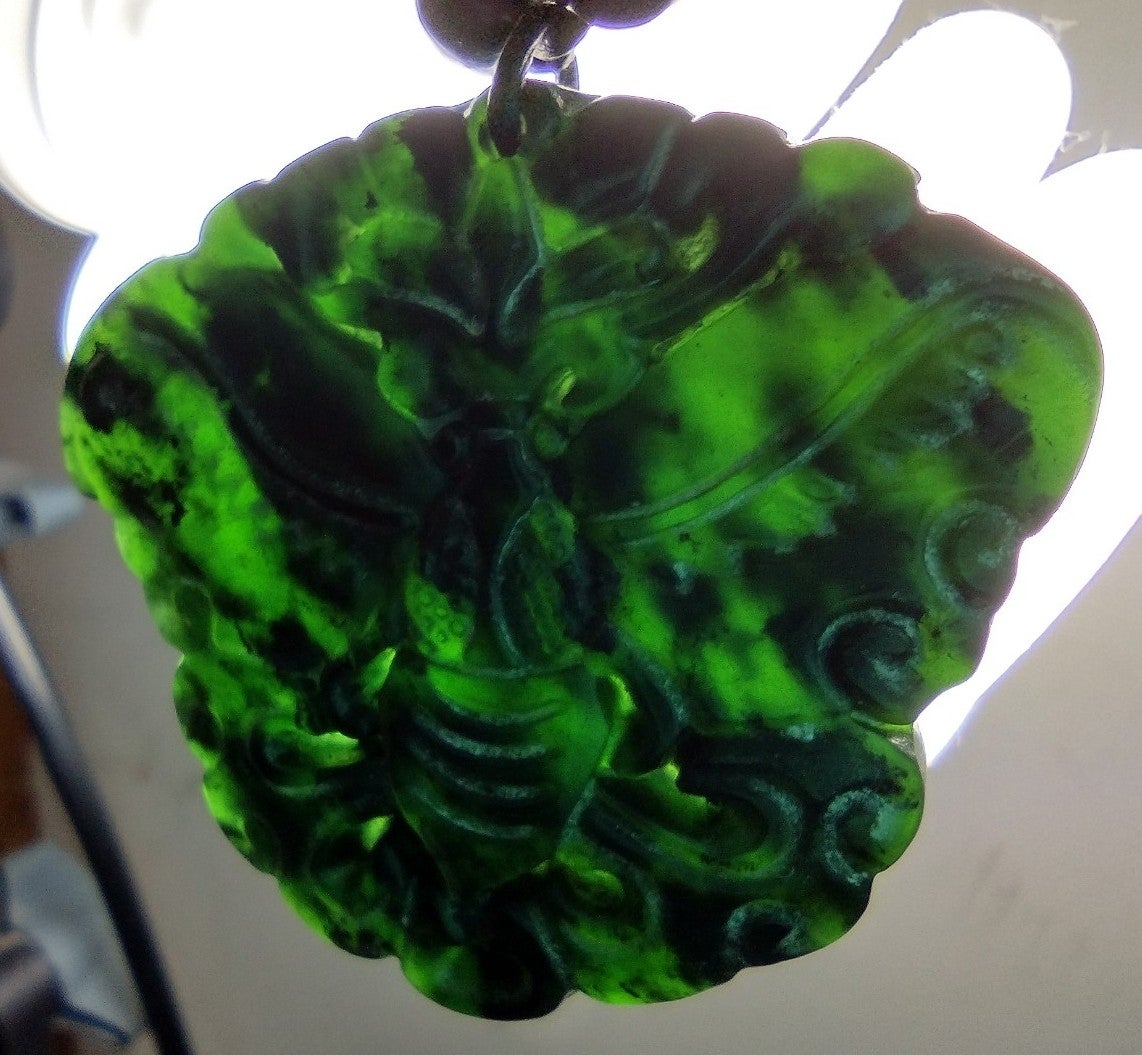 Pendant Bee q322. What?