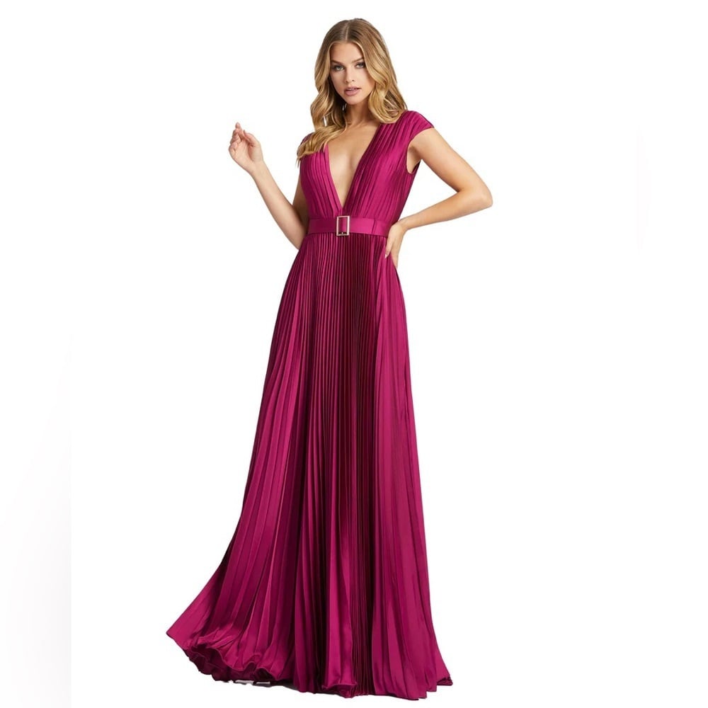 Size 8 Mac Duggal 26285 NWT PLEATED PLUNGE NECK BELTED SATIN GOWN
