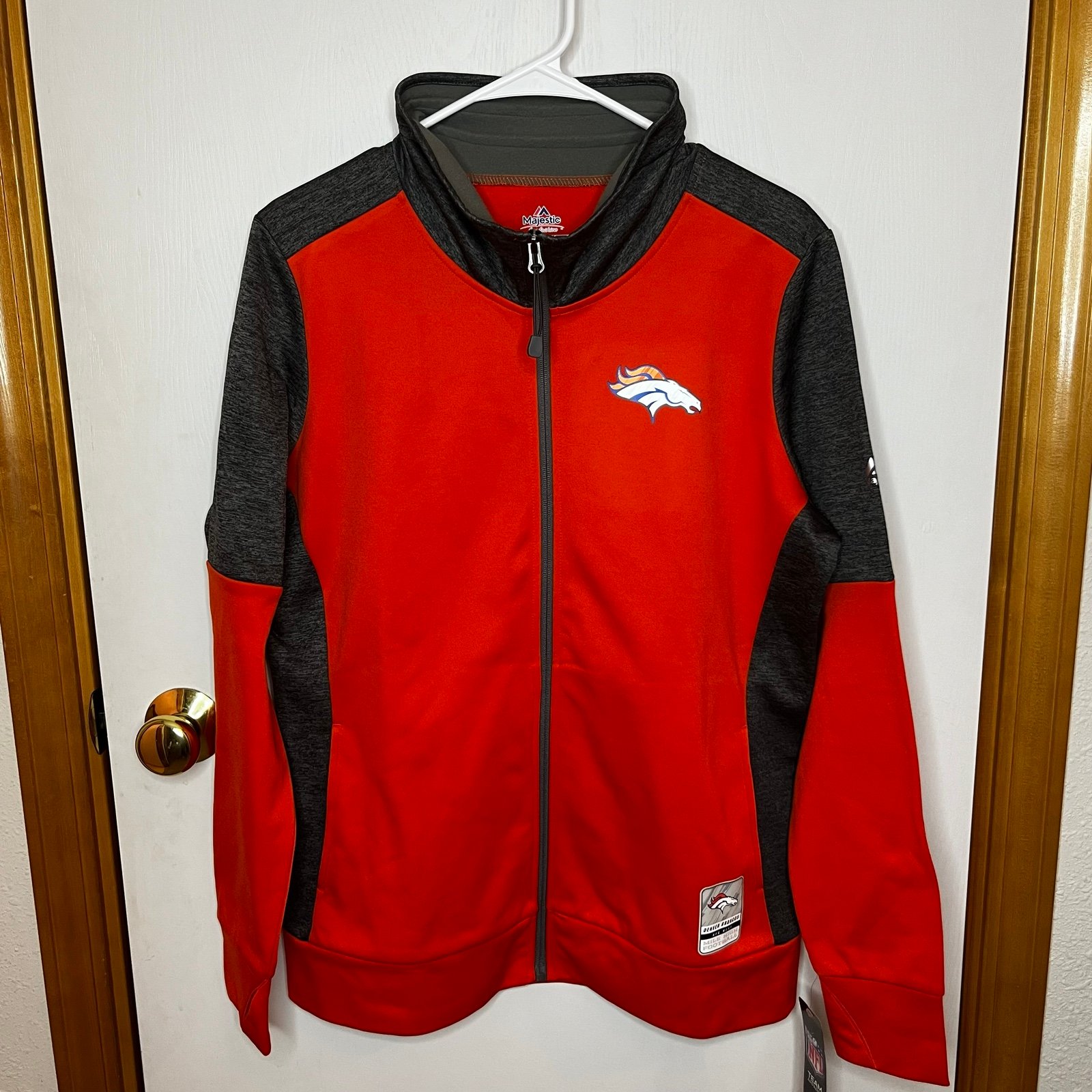 Denver Broncos NFL Football Zip Jacket Women Large Thermabase Team Apparel NWT