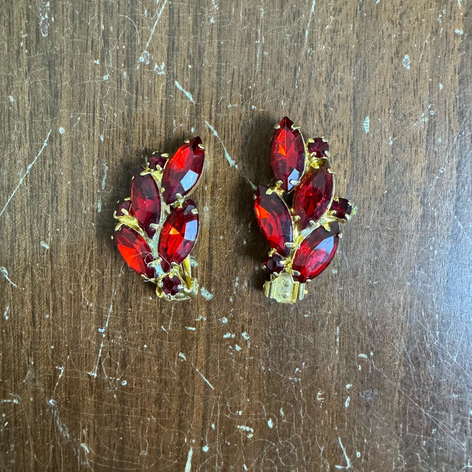 Celebrity NY Vintage Gold tone Ruby Red Rhinestone Clip on statement earrings