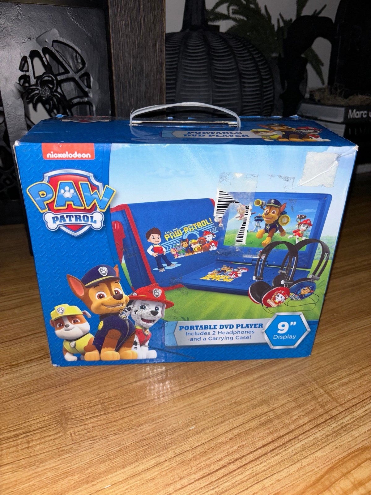 Paw Patrol 9 Inch Portable DVD Player, 2 Headphones, & Carrying Case. Brand New!