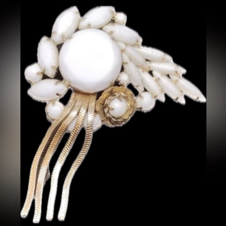 Verified ALICE CAVINESS Vintage White Milk Glass Chain Metal Carnation Brooch
